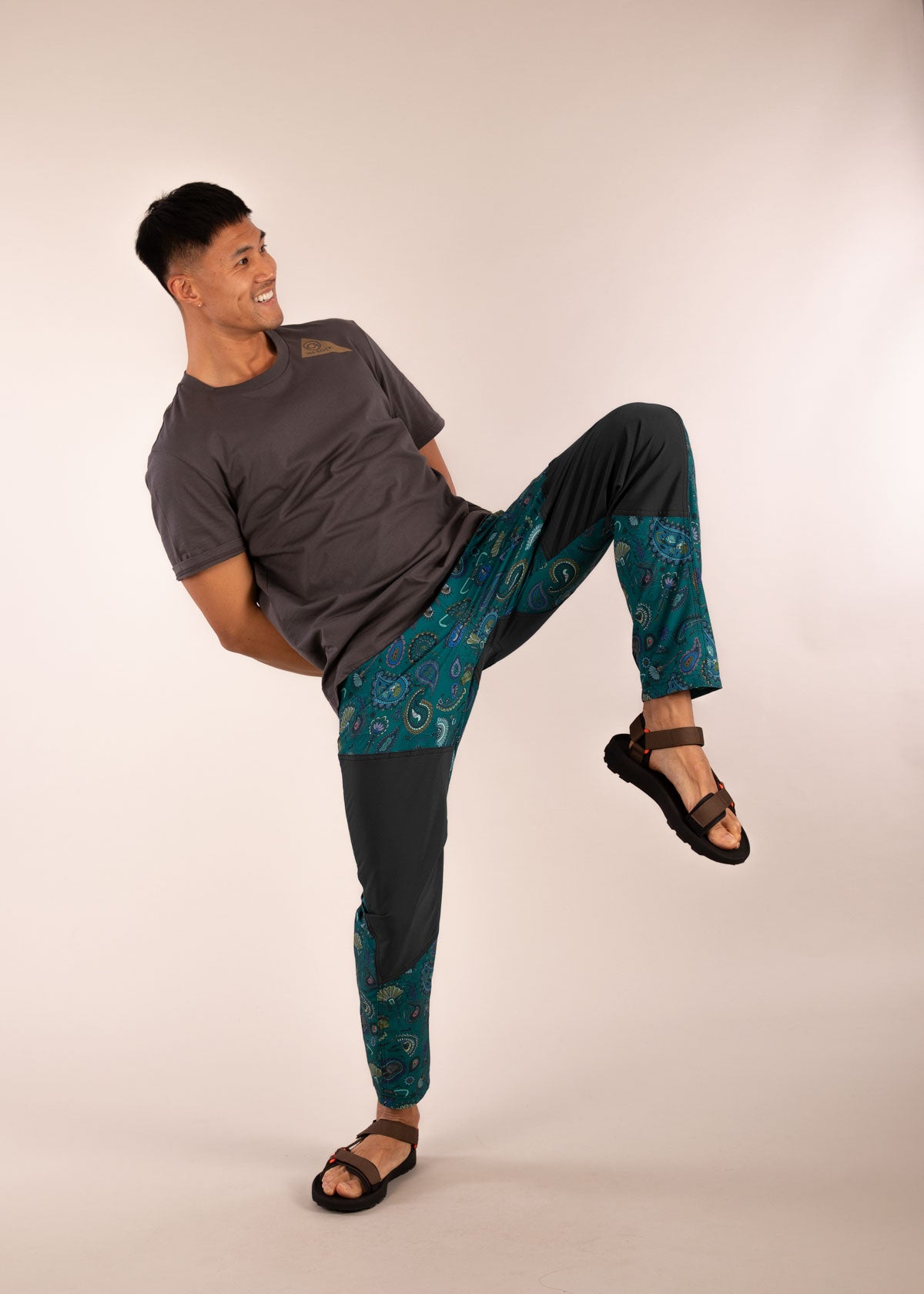 3RD ROCK hiro light weight climbing trousers - Donald is 6ft1″ with a 30" waist, 36" hips & a 33" inseam and is wearing a size 30LL. M