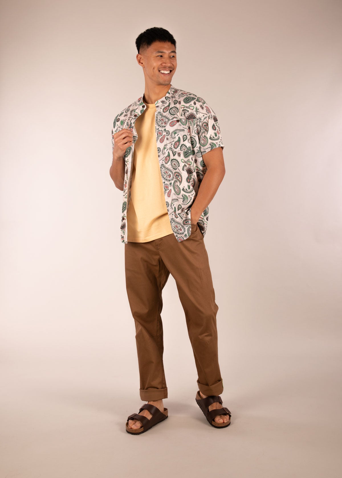 3RD ROCK sustainable organic twill stretch trousers - Donald is 6ft1″  with a 30" waist, 36" hips & a 33" inseam and is wearing a size 30LL. M