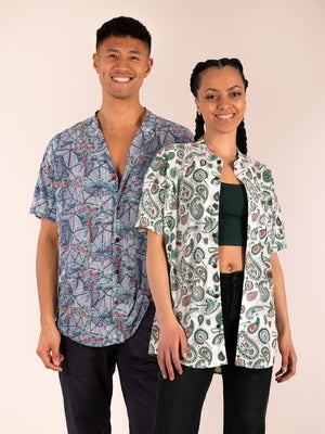3RD ROCK recycled summer active buttoned shirt - Donald is 6ft1″  with a 40